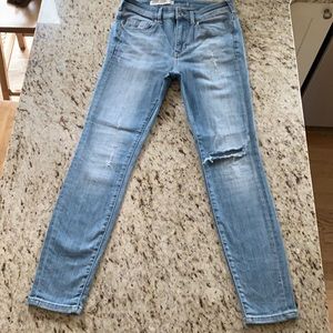 Anthropologie distressed high rise jeans, size 29